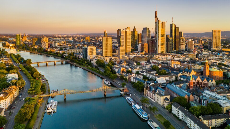 Background Image Frankfurt Sky view | InterSystems DACH Symposium 2024