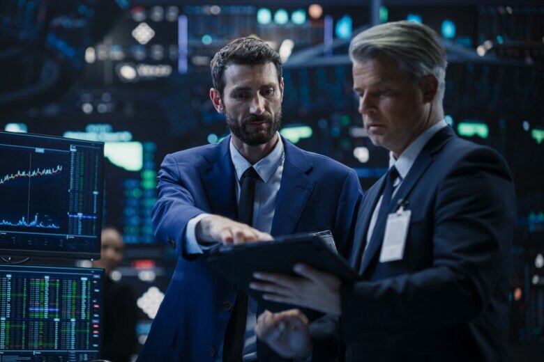 2 stock brokers