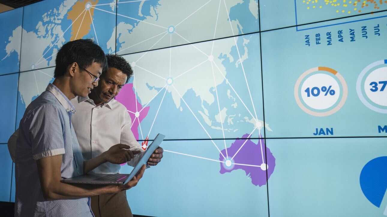 Discussing Ideas Against an Interactive Information Wall