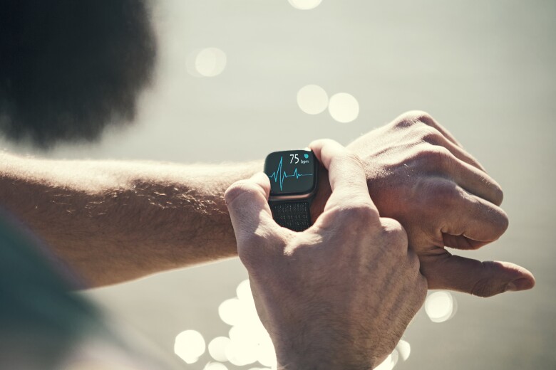 Smart watch heart monitor