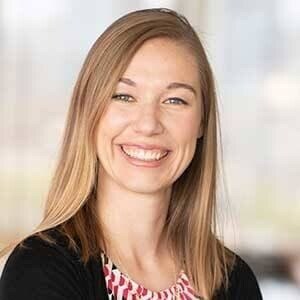 https://www.intersystems.com/isc-resources/wp-content/uploads/sites/24/Meredith-Staszak-Chef-de-produits-InterrSystems-HealthShare-300x300.jpg